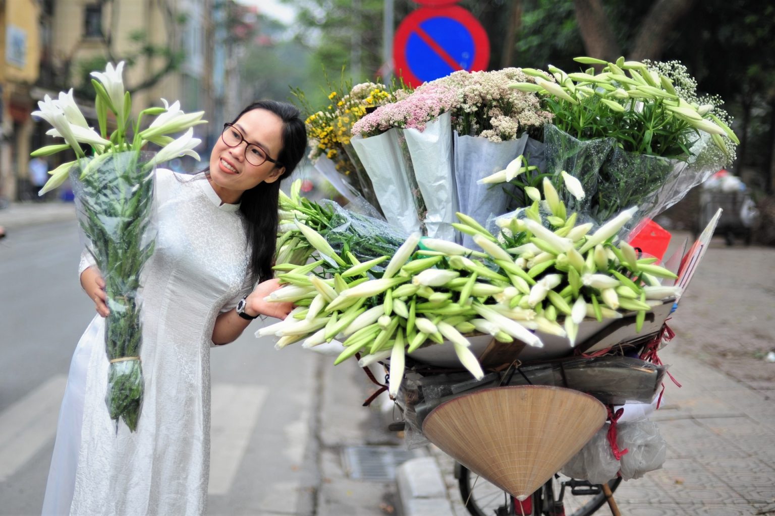 lily-flower-season